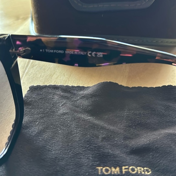 Sunglasses - Picture 9 of 10